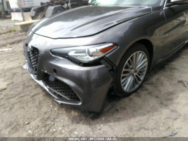 2017 Alfa Romeo Giulia, VIN: ZARFAEEN7H7550328