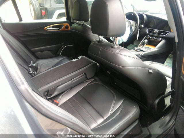 2017 Alfa Romeo Giulia, VIN: ZARFAEEN7H7550328