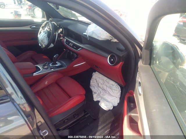 2021 Alfa Romeo Stelvio, VIN: ZASPAKBNXM7D14212