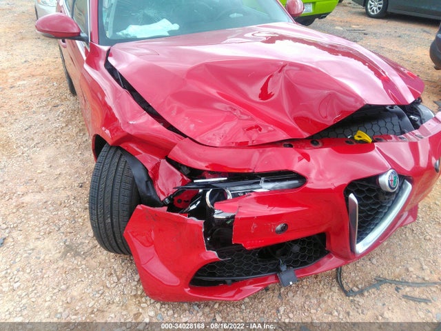 2017 Alfa Romeo Giulia, VIN: ZARFAEEN2H7555758