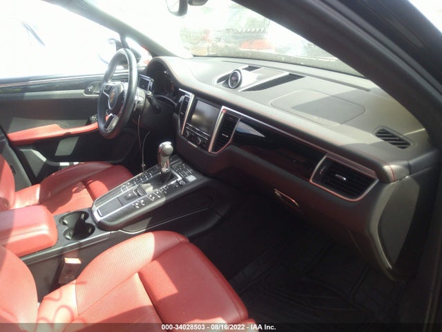 2016 Porsche Macan, VIN: WP1AB2A56GLB50206