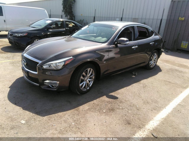 2017 Infiniti Q70, VIN: JN1BY1AP2HM740658