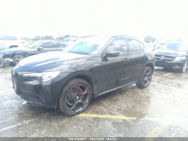 2022 Alfa Romeo Stelvio, VIN: ZASPAKBN9N7D33321