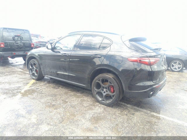 2022 Alfa Romeo Stelvio, VIN: ZASPAKBN9N7D33321