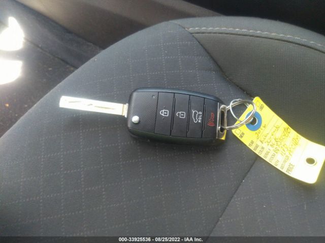 5XYPGDA36GG138611 KIA SORENTO LX