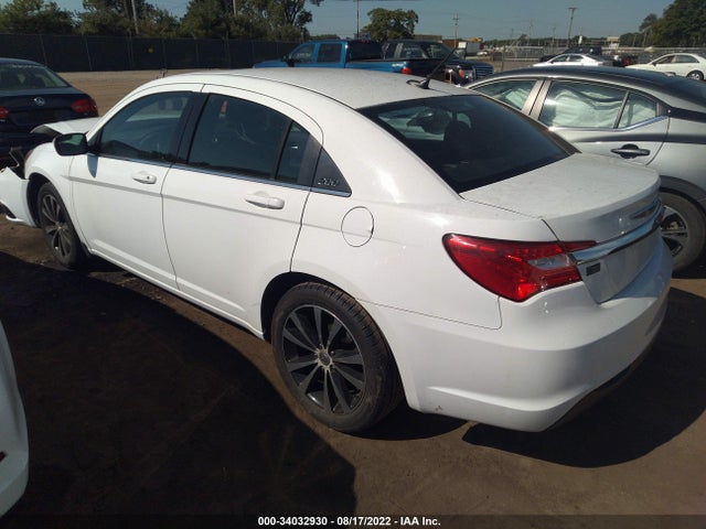 Chrysler 200 Limited 2013 1C3CCBCG9DN747375 Image 4