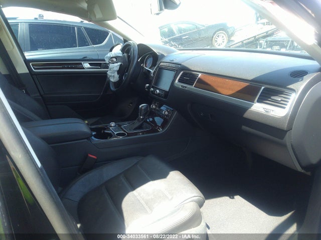 2016 Volkswagen Touareg, VIN: WVGEF9BP5GD012128