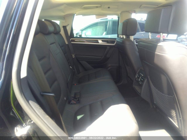 2016 Volkswagen Touareg, VIN: WVGEF9BP5GD012128