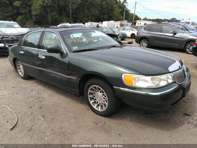 Lincoln Town Car Signature 2001 1LNHM82W71Y740179 zdjęcie główne