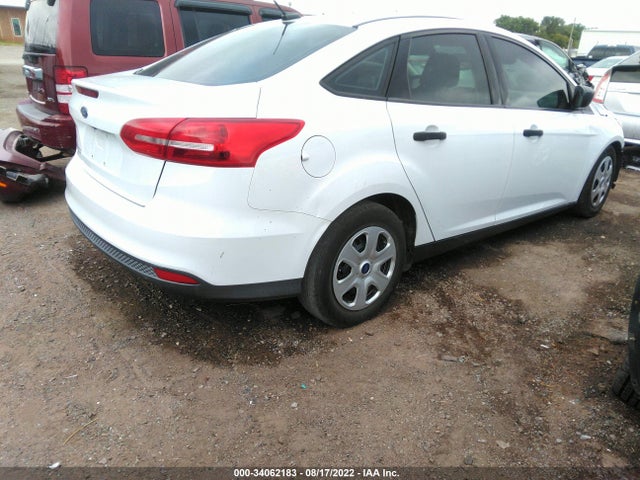 Ford FOCUS S 2018 1FADP3E26JL203893 Image 4