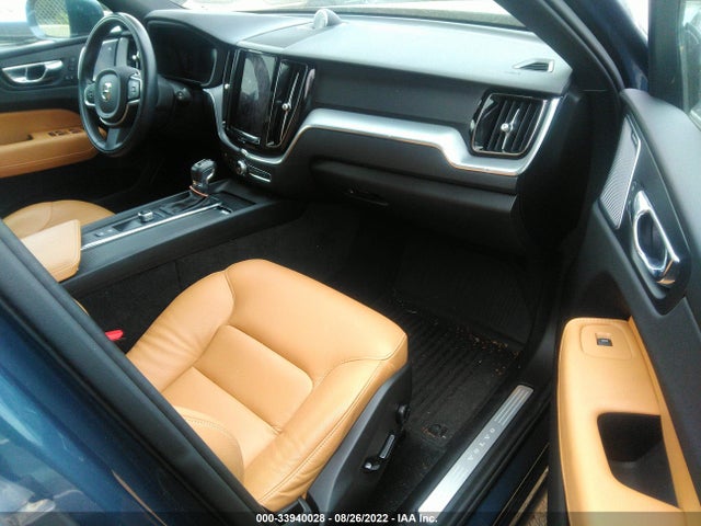 2018 Volvo XC60, VIN: YV4102RK5J1033637