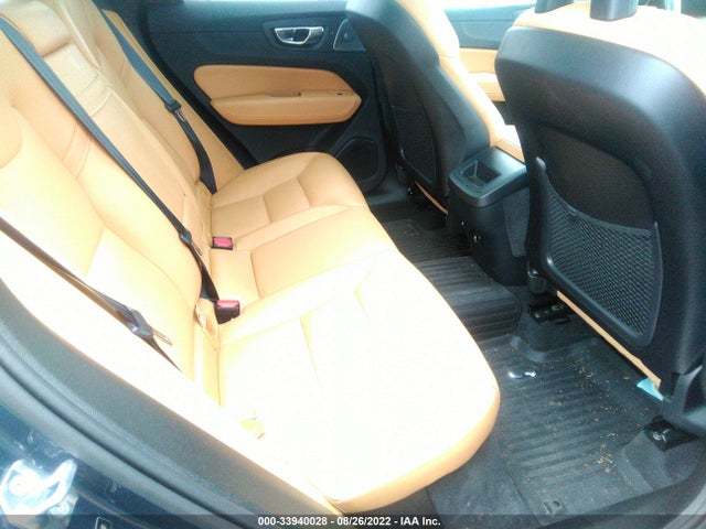 2018 Volvo XC60, VIN: YV4102RK5J1033637