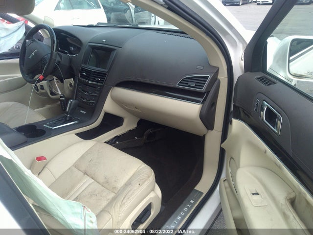 2019 Lincoln MKT, VIN: 2LMHJ5AT8KBL00571