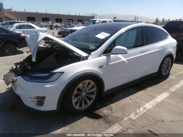 2016 Tesla Model X, VIN: 5YJXCBE2XGF019534