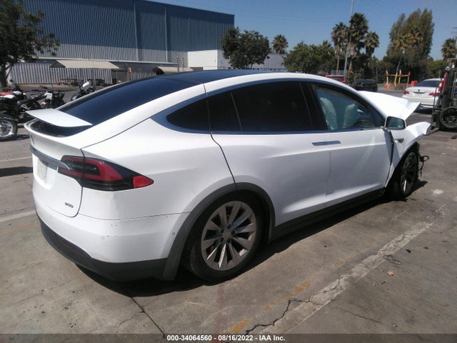 2016 Tesla Model X, VIN: 5YJXCBE2XGF019534