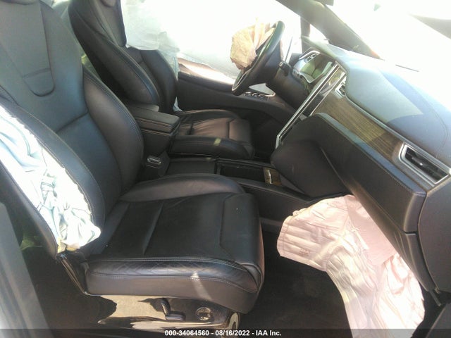 2016 Tesla Model X, VIN: 5YJXCBE2XGF019534