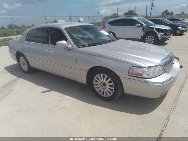 Lincoln Town Car Signature 2005 1LNHM81W95Y601291 головне зображення