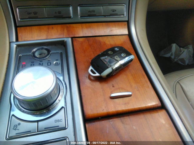 Jaguar XF 2010 SAJWA0FA4AHR58490 Image 3