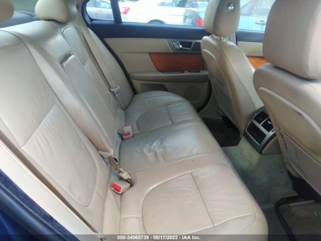 Jaguar XF 2010 SAJWA0FA4AHR58490 Image 9