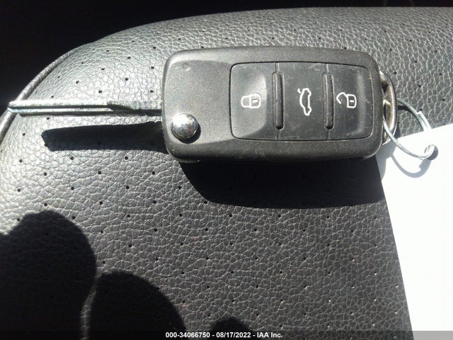 2013 VOLKSWAGEN JETTA SEDAN TDI W/PREMIUM/NAV VIN: 3VWLL7AJ1DM358938