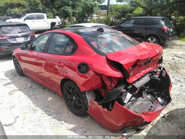 2021 Alfa Romeo Giulia, VIN: ZARFAMAN1M7641833
