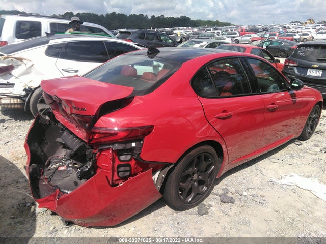 2021 Alfa Romeo Giulia, VIN: ZARFAMAN1M7641833