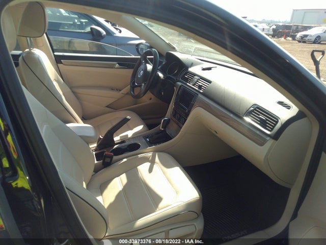 2016 Volkswagen Passat, VIN: 1VWBT7A36GC008630