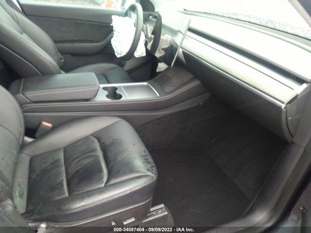 2021 Tesla Model Y, VIN: 5YJYGDEE9MF275531