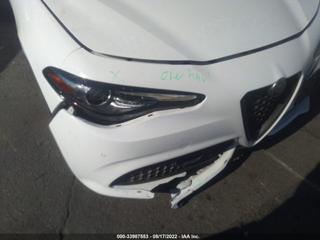 2019 Alfa Romeo Giulia, VIN: ZARFAMBN6K7600870