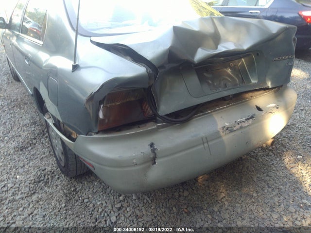 1995 HONDA ACCORD EX VIN: 1HGCD5660SA050194