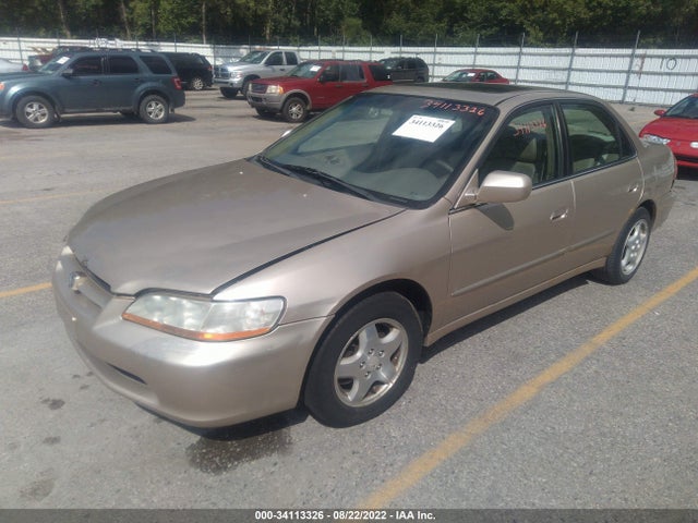 2000 HONDA ACCORD SDN EX W/LEATHER VIN: 1HGCG1656YA001467