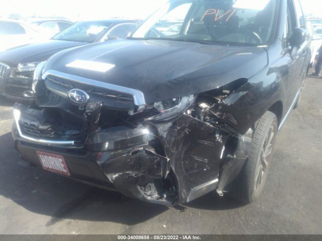 JF2SJGWC8JH616985 Subaru Forester Touring