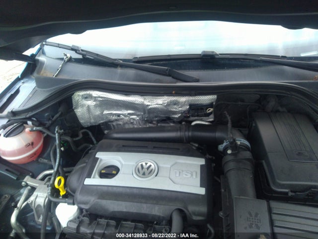 2017 VOLKSWAGEN TIGUAN VIN: WVGAV7AX4HK021407