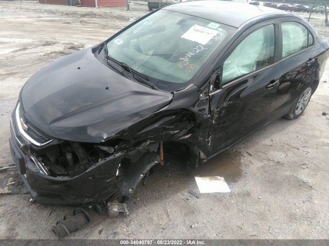 Chevrolet SONIC LS 2017 1G1JB5SH1H4140568 Image 2