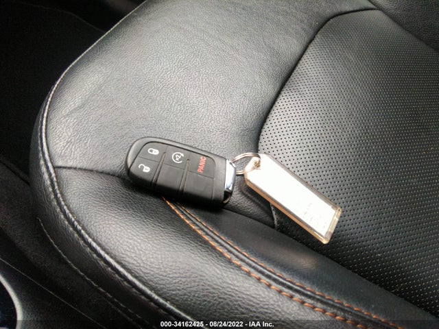 2019 Jeep Compass, VIN: 3C4NJCCBXKT675961