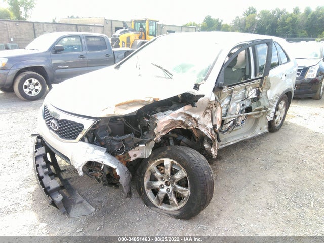 2011 KIA SORENTO LX VIN: 5XYKTCA11BG010798