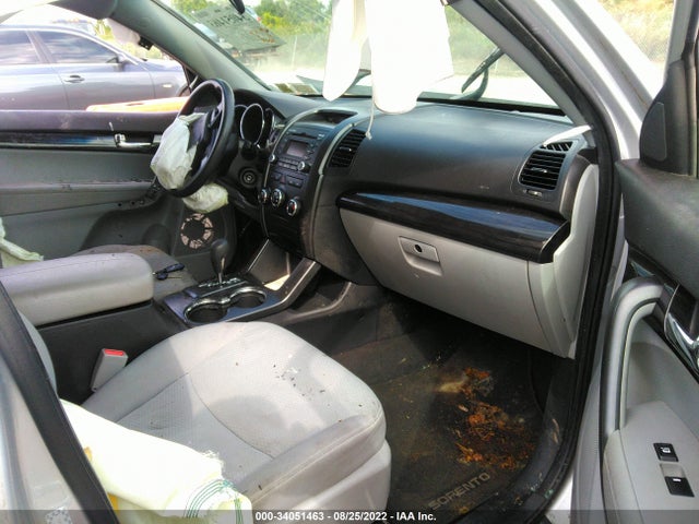 2011 KIA SORENTO LX VIN: 5XYKTCA11BG010798