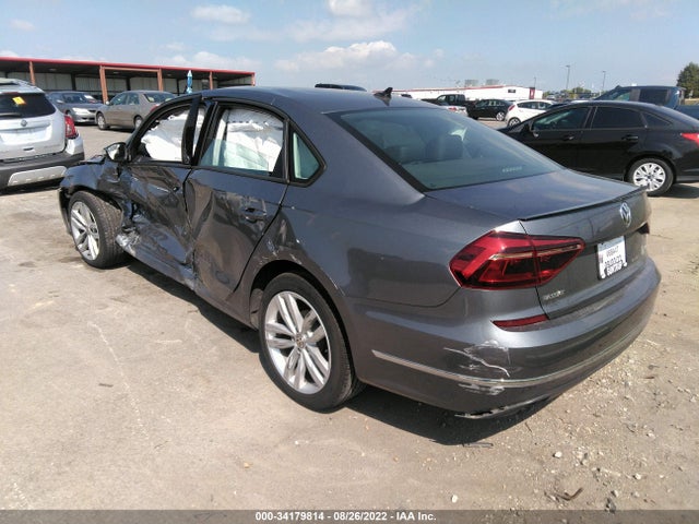 1VWLA7A31KC000678 Volkswagen Passat 2.0t Wolfsburg Edition