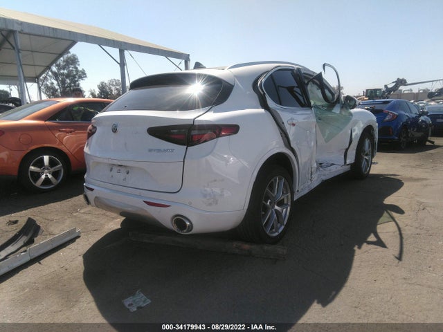 2021 Alfa Romeo Stelvio, VIN: ZASPAKBN4M7D19308