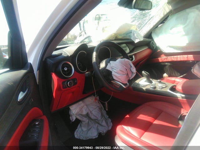 2021 Alfa Romeo Stelvio, VIN: ZASPAKBN4M7D19308