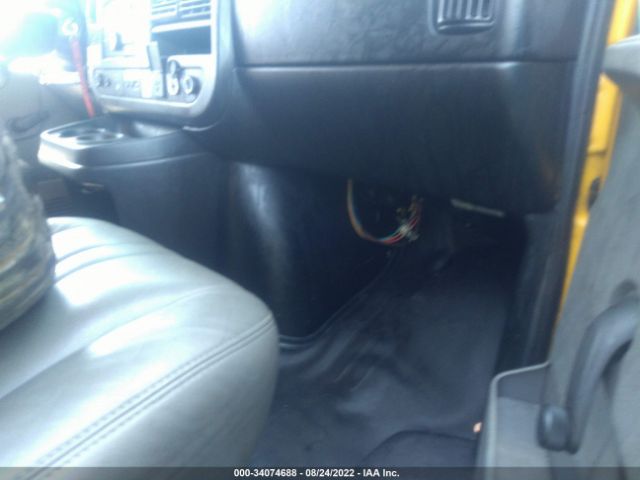 2017 GMC SAVANA CUTAWAY 1GD07RFF8H1912985 Photo 4