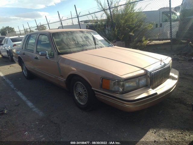 1994 1LNLM82W5RY657517 main image