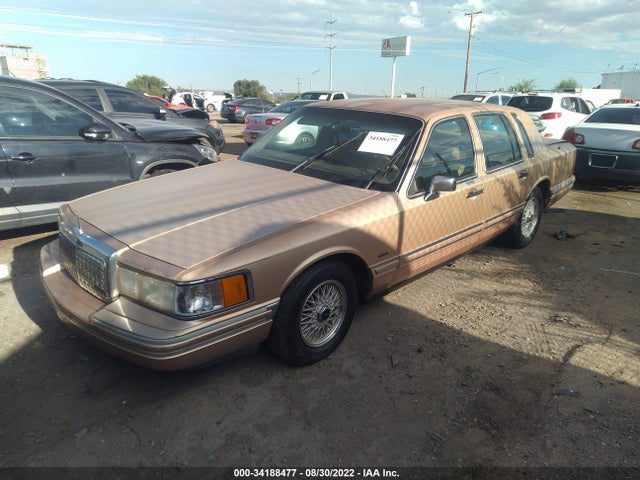 Lincoln Town Car 1994 1LNLM82W5RY657517 Image 2