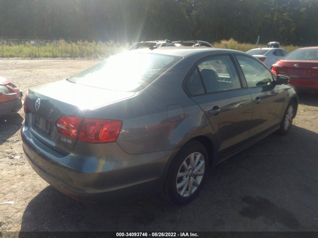 3VWDP7AJ8CM318976 Volkswagen Jetta Sedan Se W