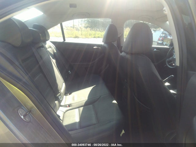 3VWDP7AJ8CM318976 Volkswagen Jetta Sedan Se W