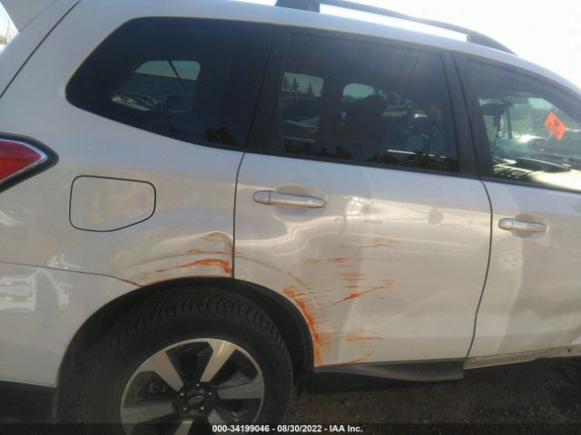 JF2SJAEC0HH558105 Subaru Forester Premium