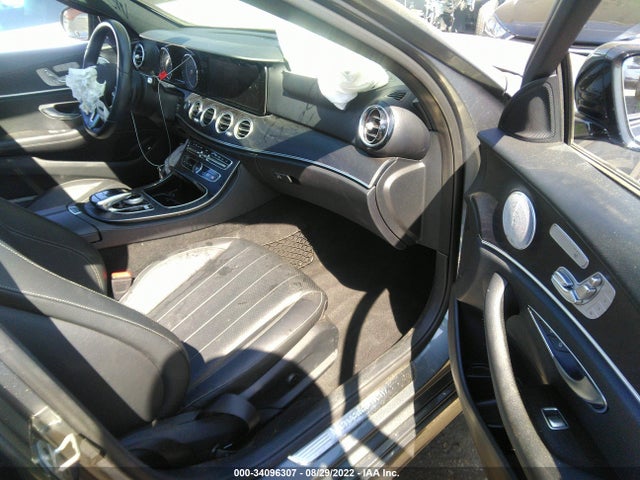 2019 Mercedes-Benz E-Class, VIN: WDDZF4JB8KA681251