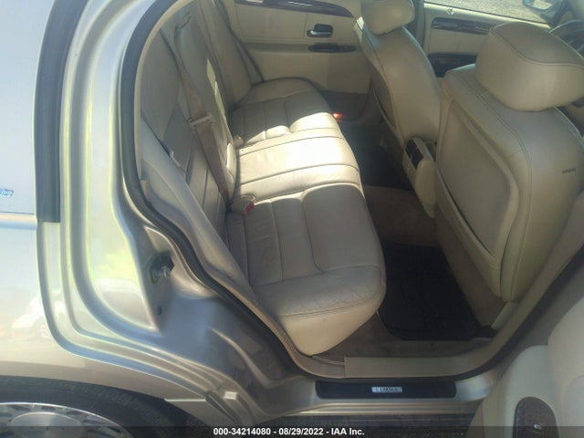 Lincoln Town Car Sig. 2002 1LNHM82W32Y626102 Image 10