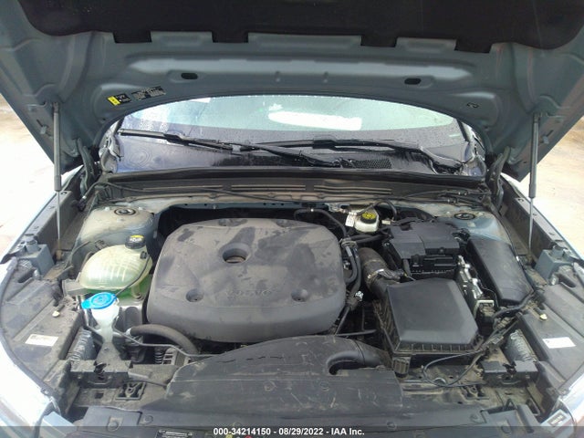 2020 Volvo XC40, VIN: YV4162ULXL2174585
