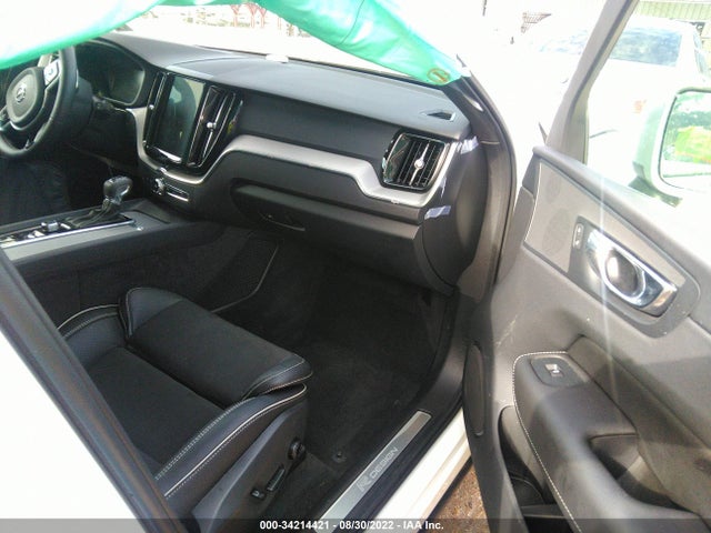 2018 Volvo XC60, VIN: LYVA22RM6JB110538